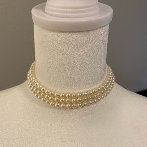 3 Strand Pearl Choker